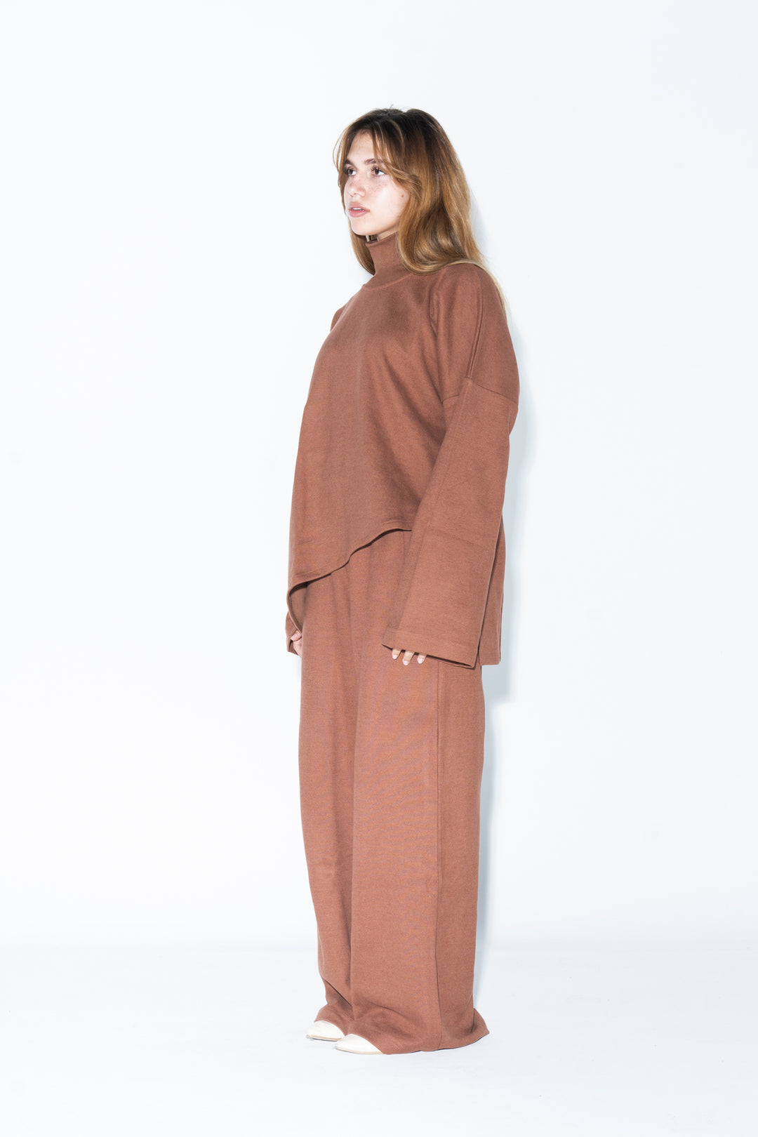 Asymmetrical Knitted In Brown