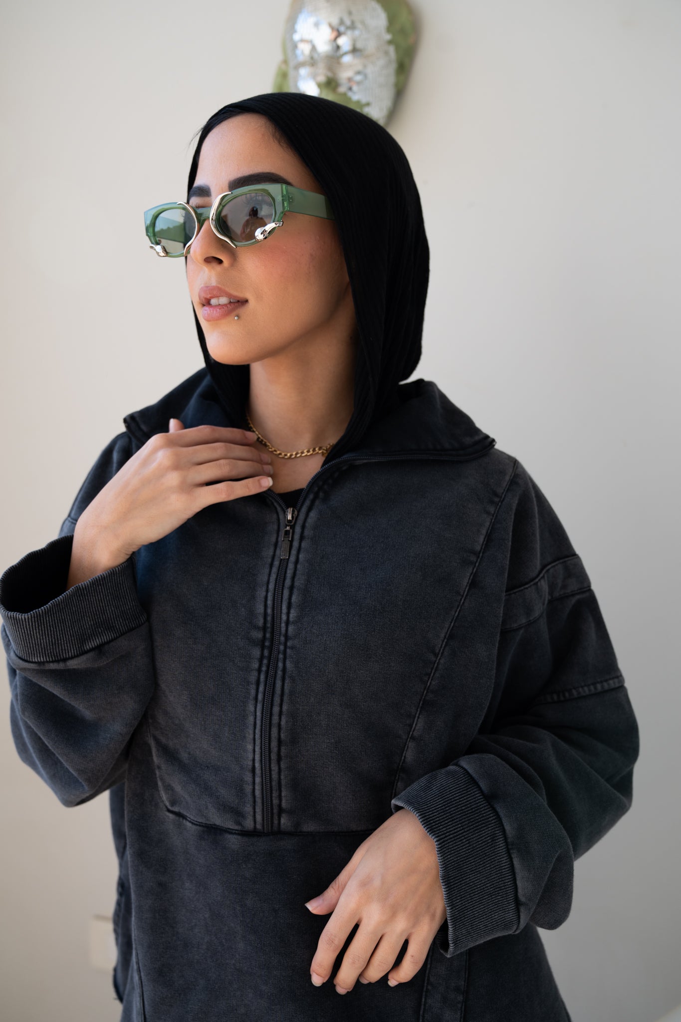 CHARCOAL WASHED SWEATSHIRT
