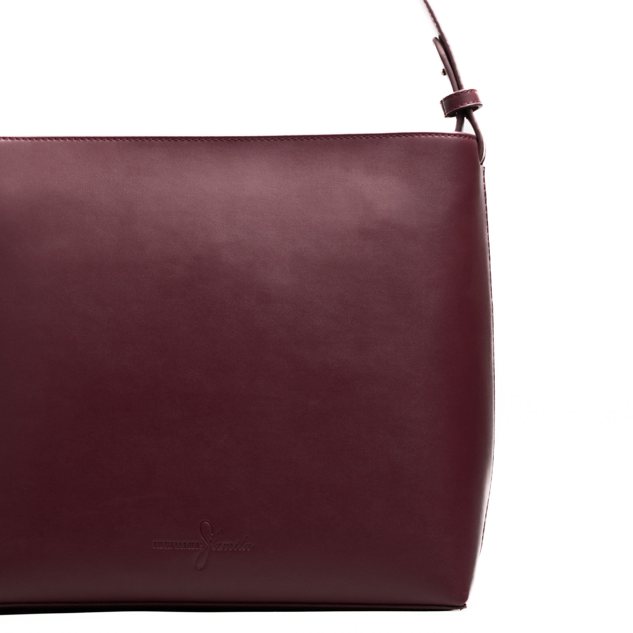 Her Leather Bag In Berry
