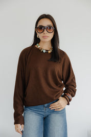 SIDE DRAPED KNIT TOP IN BRWON