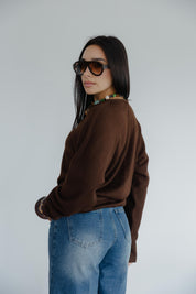 SIDE DRAPED KNIT TOP IN BRWON