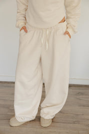 Barrel - leg trousers in cream