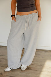 Barrel - leg trousers in grey