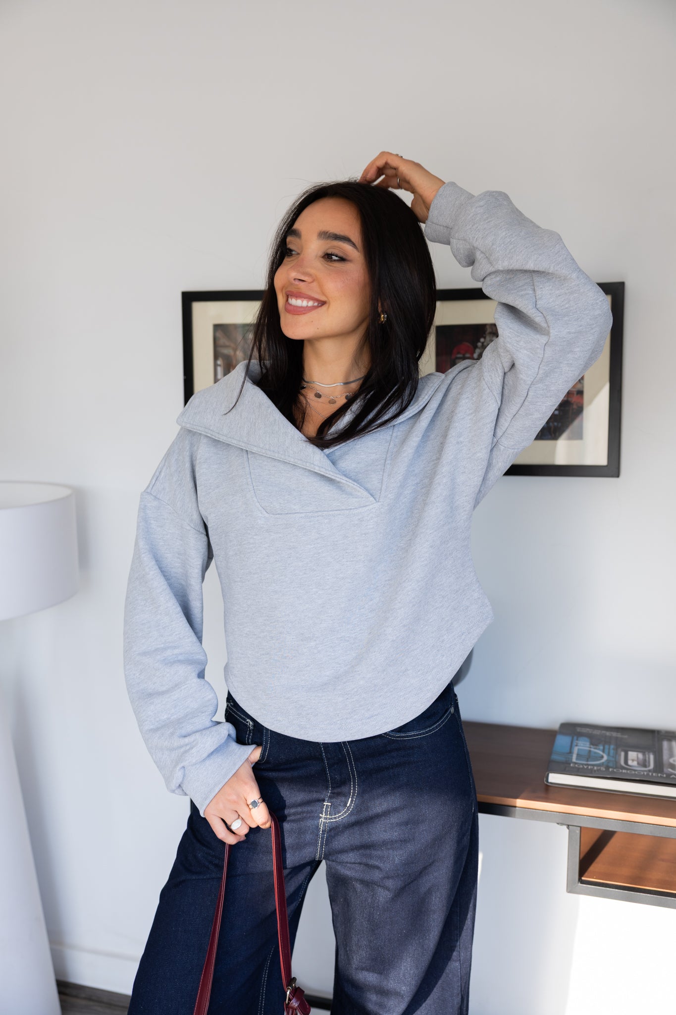 CROSSOVER TOP IN GREY