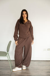 Barrel - leg trousers in brown