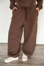 Barrel - leg trousers in brown