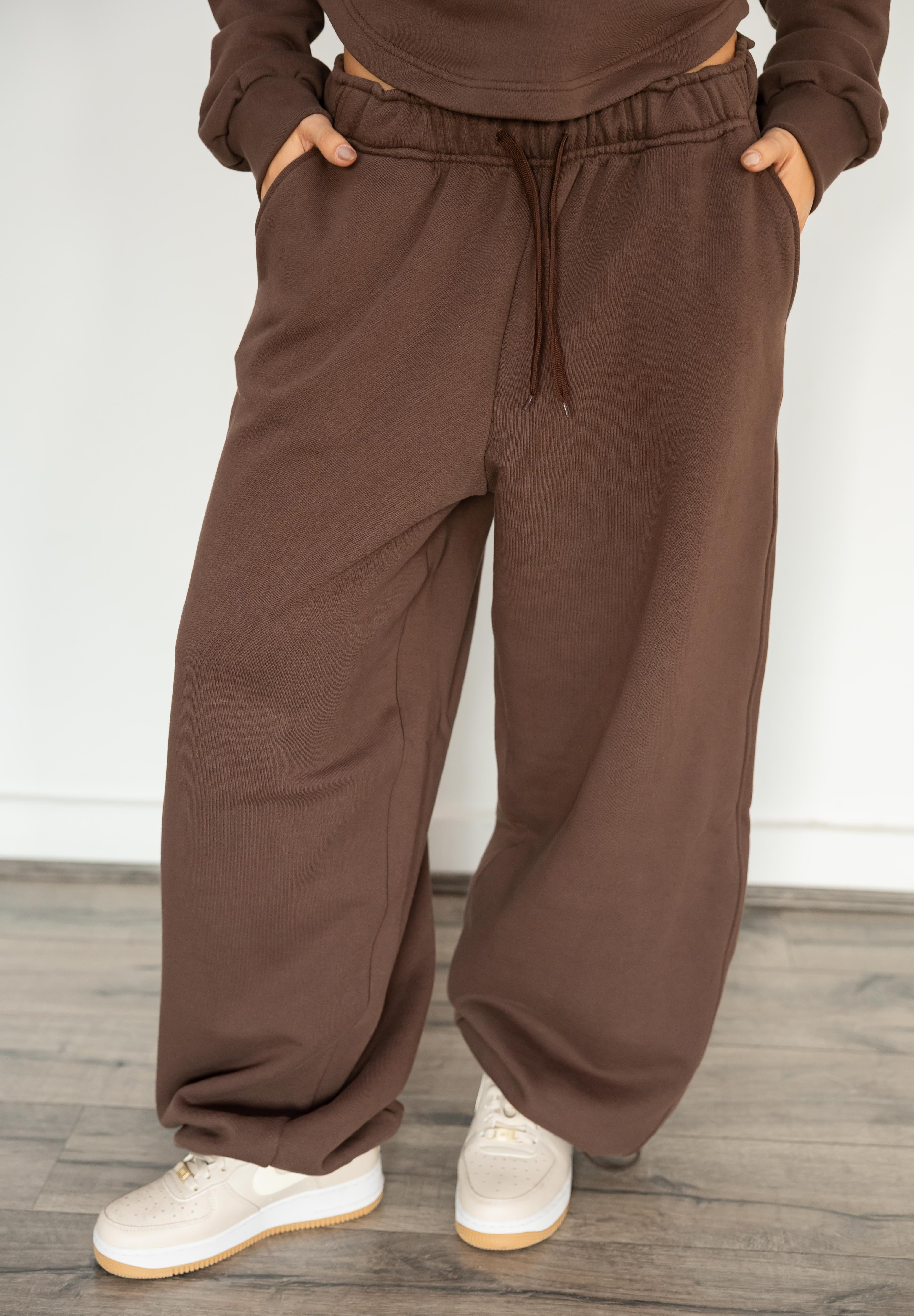 Barrel - leg trousers in brown