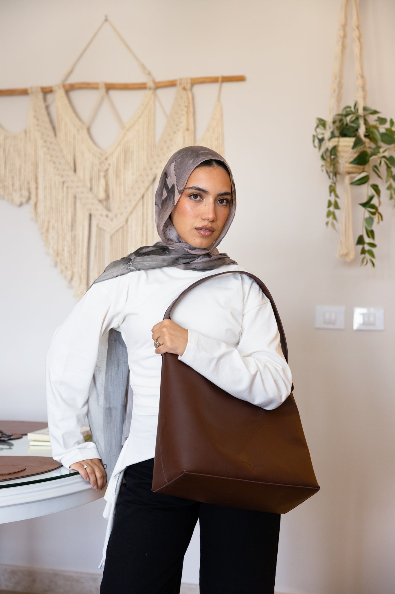 Her Leather Bag In Toffee