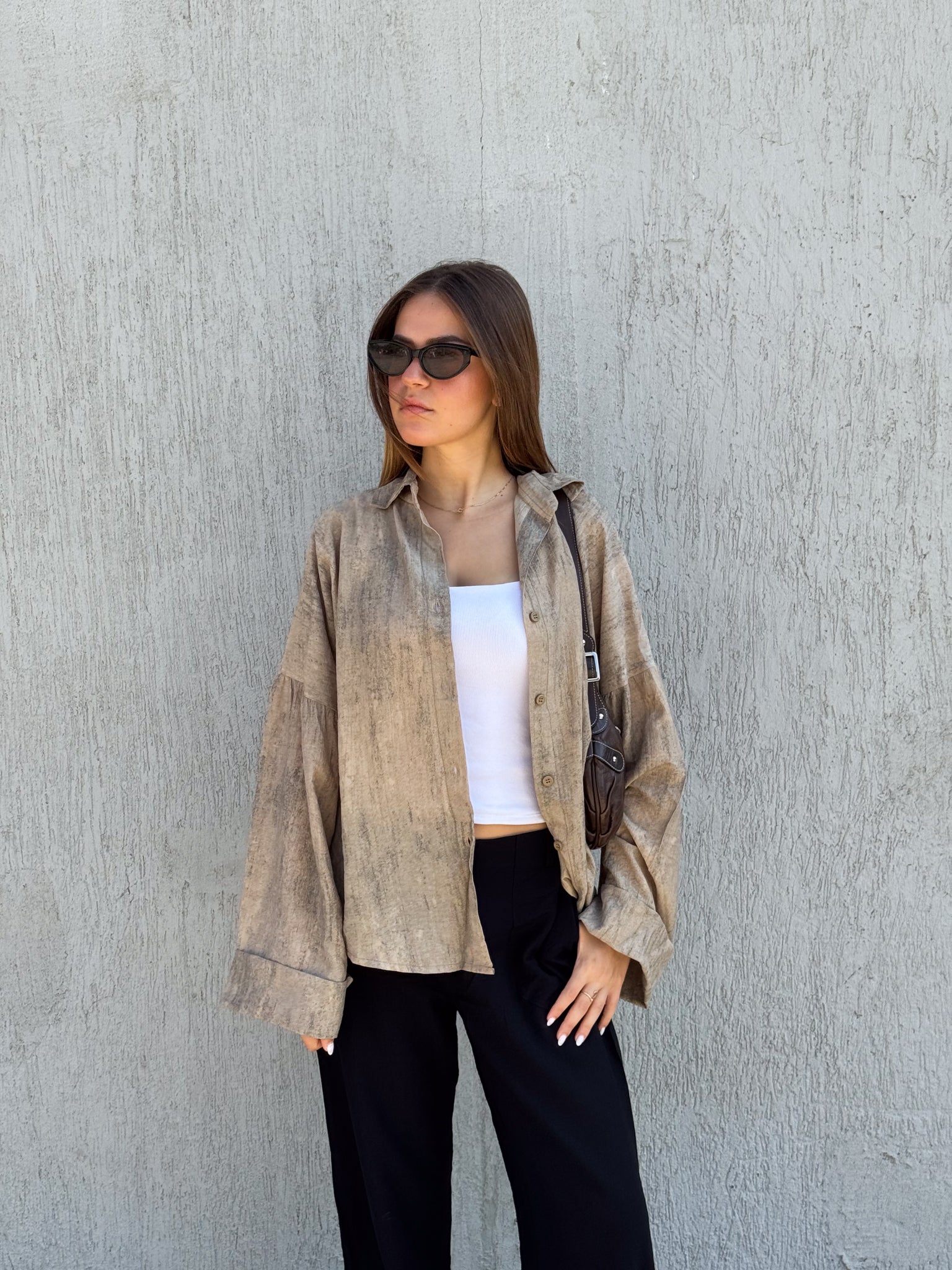 FLOWY WIDE-SLEEVE SHIRT BEIGE (Outlet)