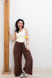 Basic sweatpants in Brown