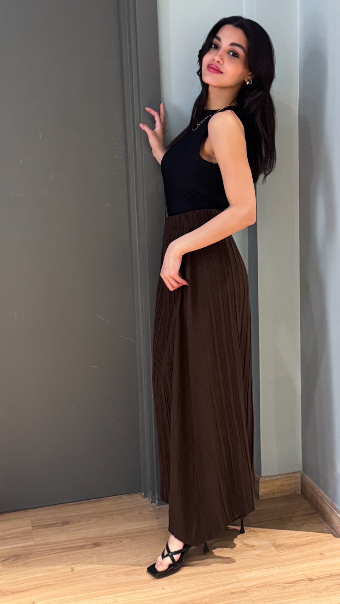 Layali – Pleated brown skirt