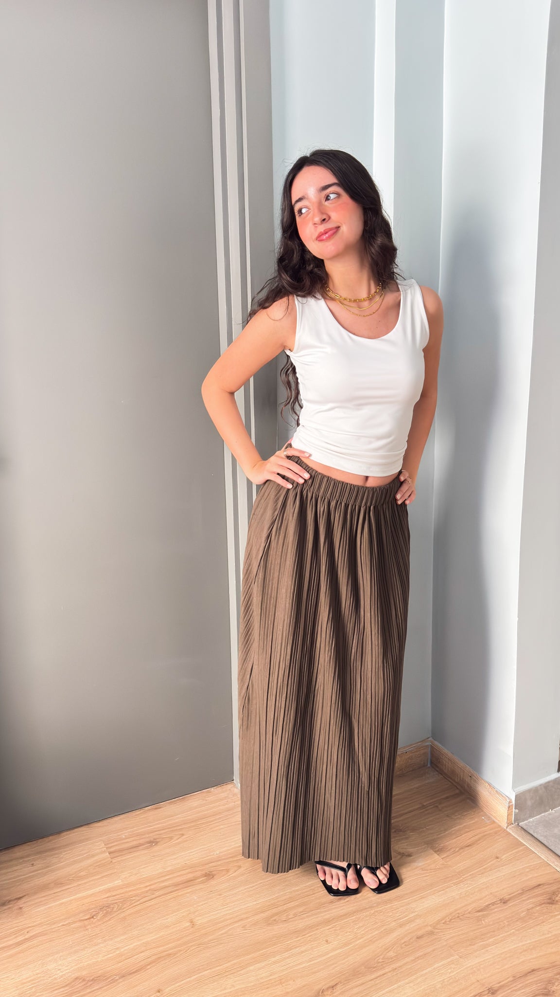 Layali – Pleated olive skirt