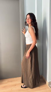 Layali – Pleated olive skirt