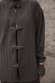 Layali – Pleated Blouse in olive