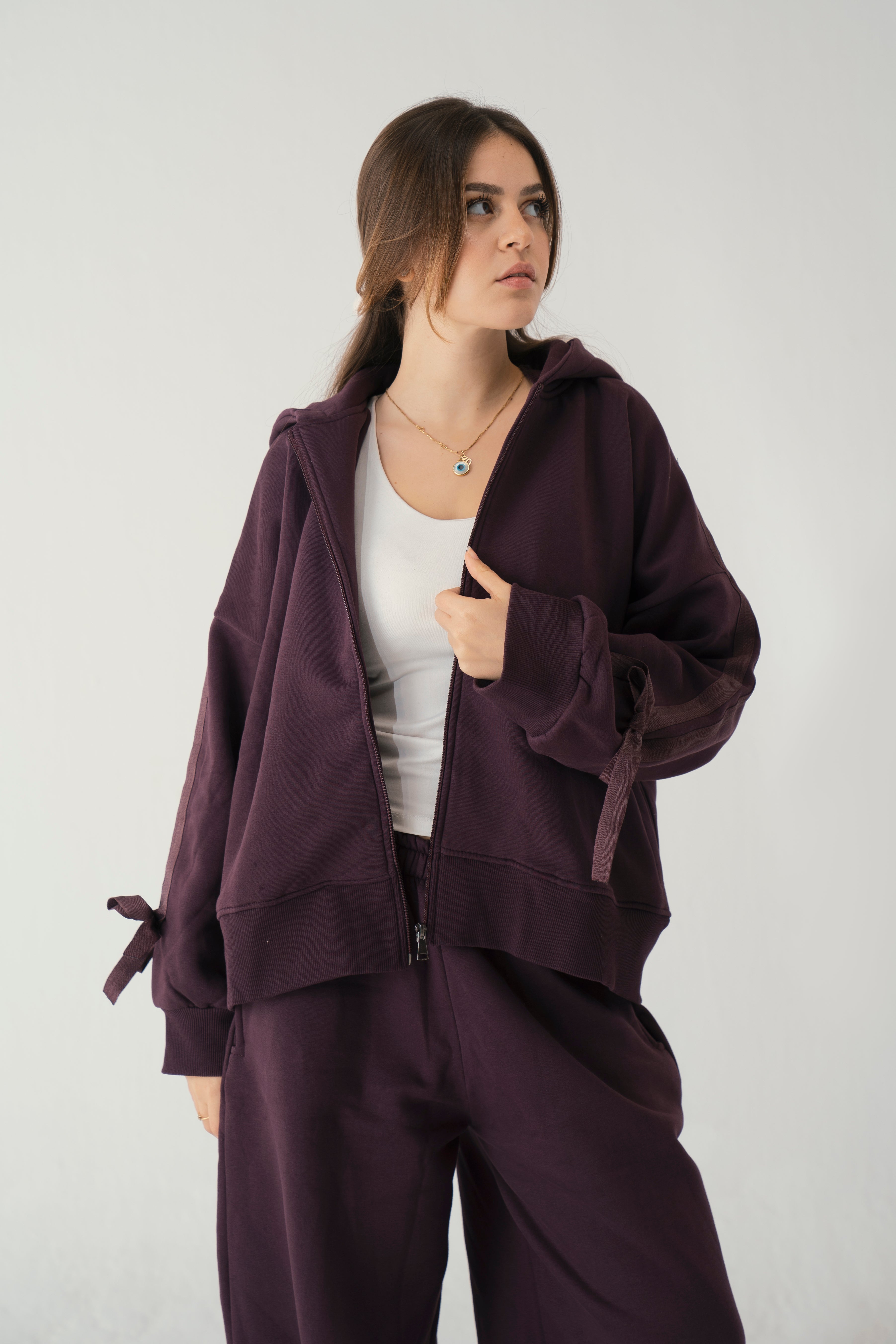 Bowtiful Sweatshirt In WINE