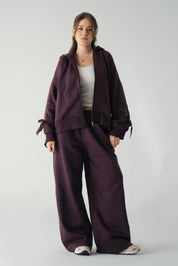 Bowtiful Sweatshirt In WINE
